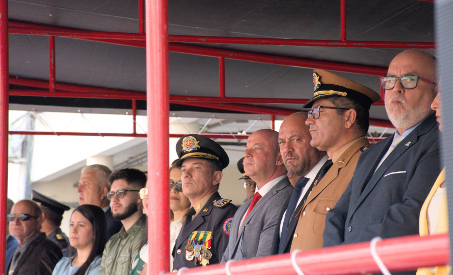 Corpo de Bombeiros festeja 112 anos com homenagens e entrega de viaturas