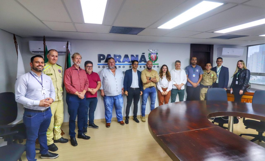 Secretário Hudson se reúne com comitiva de Castro