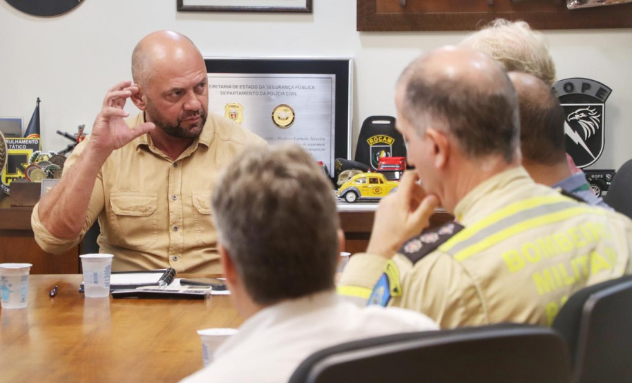 Secretário Hudson se reúne com comitiva de Castro