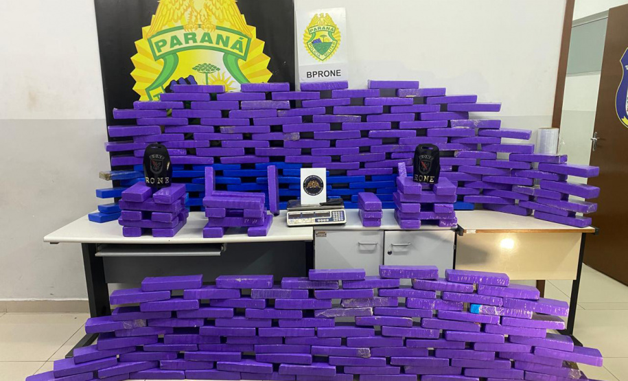 PMPR apreende 305 quilos de maconha escondidos em estofaria em Curitiba