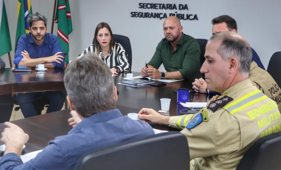 Secretário Hudson se reúne com prefeita e comitiva de Rio Branco do Sul