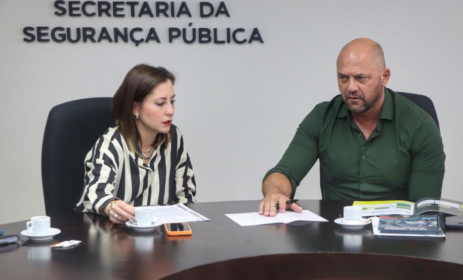 Secretário Hudson se reúne com prefeita e comitiva de Rio Branco do Sul