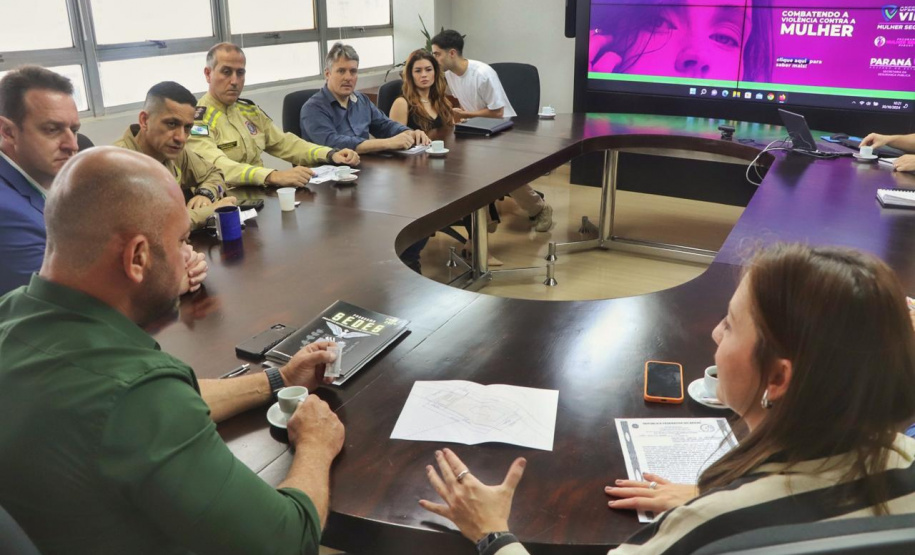 Secretário Hudson se reúne com prefeita e comitiva de Rio Branco do Sul