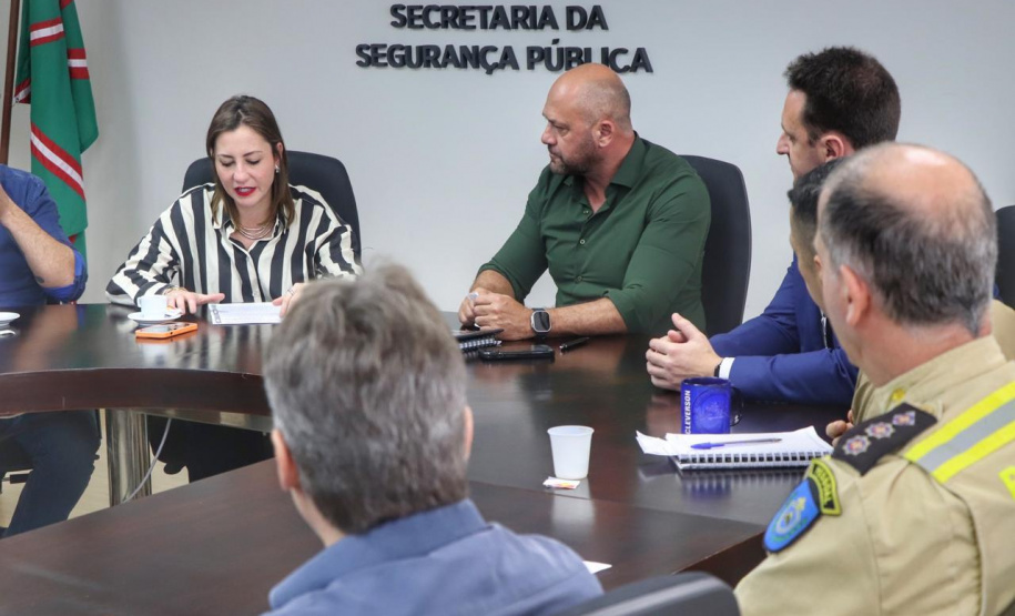 Secretário Hudson se reúne com prefeita e comitiva de Rio Branco do Sul