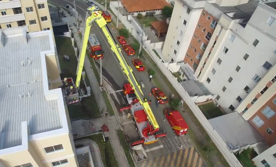 Versáteis, plataformas mecânicas evoluíram socorro prestado pelos Bombeiros