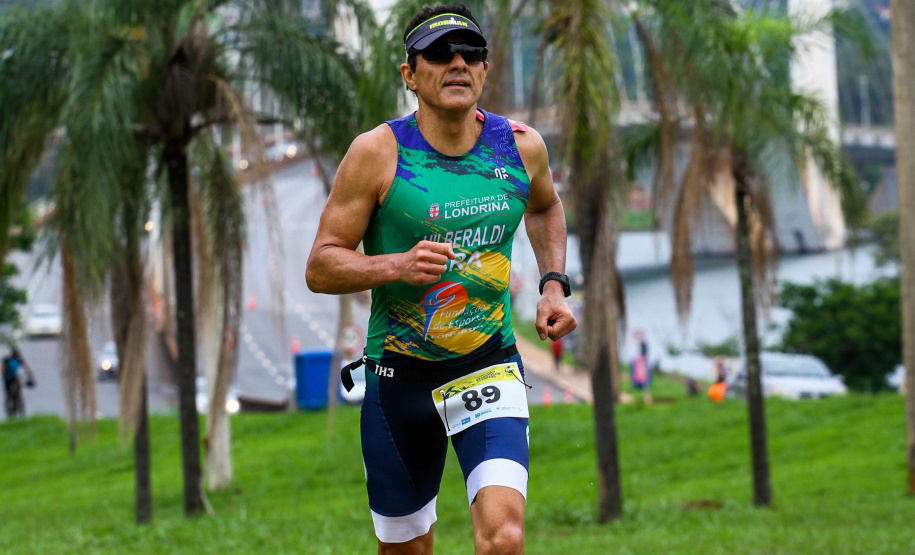 Coronel da Polícia Militar conquista títulos e vagas para mundiais de Triatlo e Multiesportes