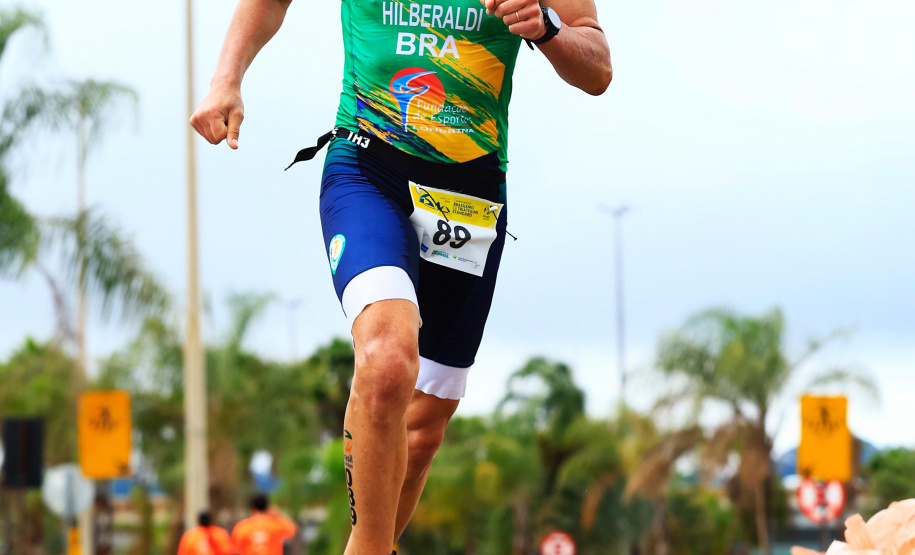 Coronel da Polícia Militar conquista títulos e vagas para mundiais de Triatlo e Multiesportes