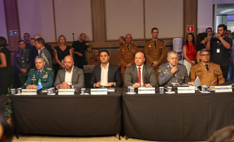 Ratinho Junior ressalta bons índices da segurança do Paraná em reunião com PMs de todo o Brasil