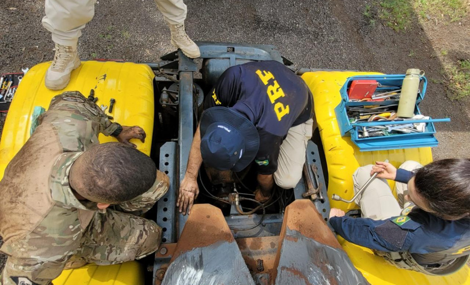Cão Logan, da Polícia Penal, encontra entorpecentes escondidos em carreta