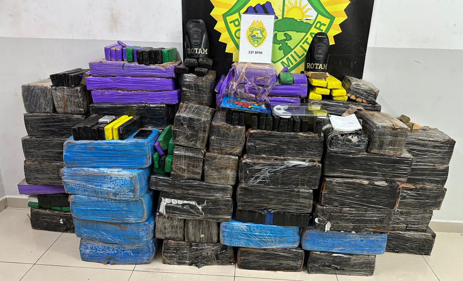 Polícia Militar apreende quase 1 tonelada de maconha em operação na Cidade Industrial