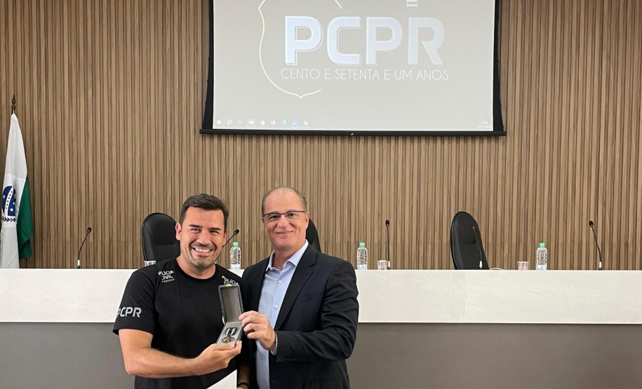 PCPR homenageia servidores com Medalhas de Serviço Policial no noroeste do Estado