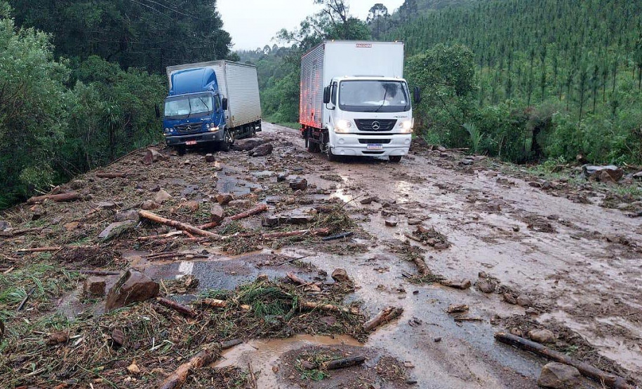 Com tropa de elite, Bombeiros reforçam equipe de busca por criança em General Carneiro
