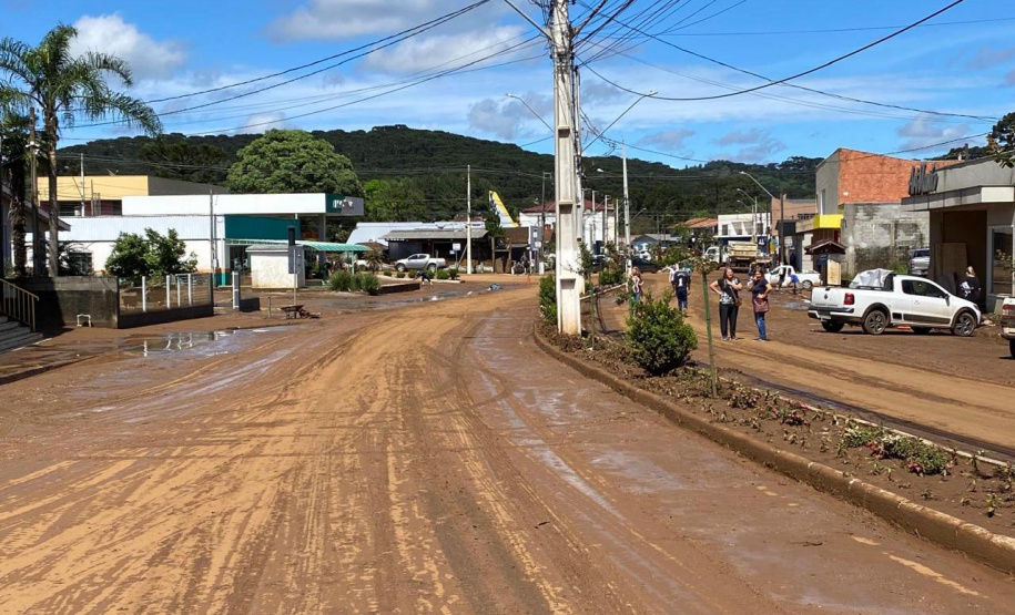 Com tropa de elite, Bombeiros reforçam equipe de busca por criança em General Carneiro