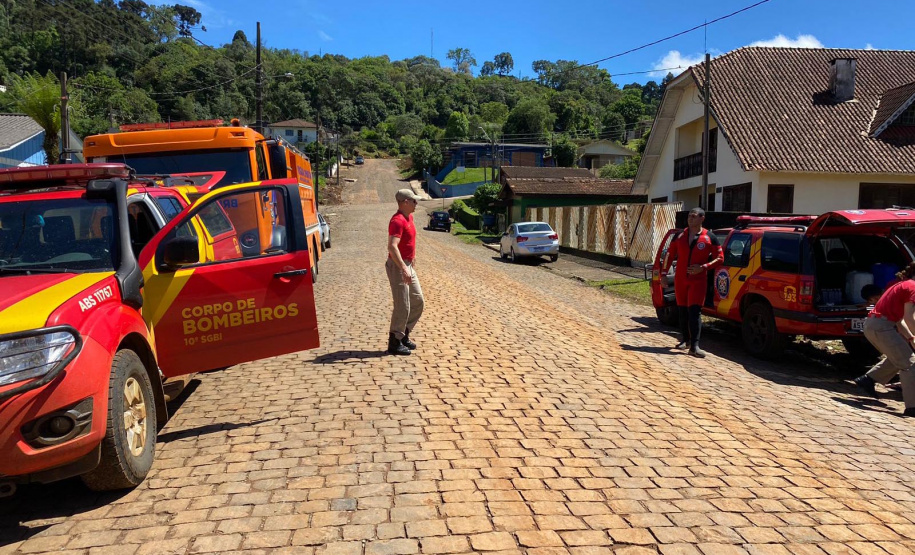 Com tropa de elite, Bombeiros reforçam equipe de busca por criança em General Carneiro