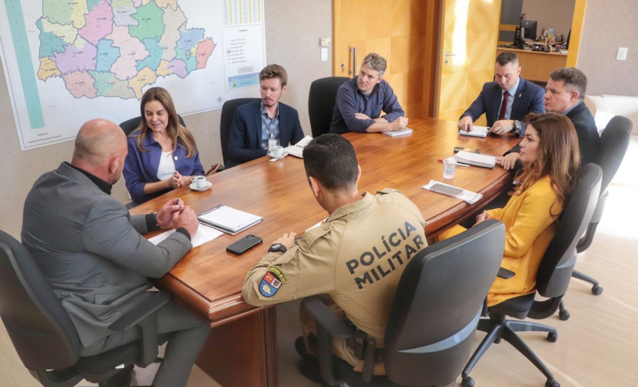 Secretário se reúne com prefeita em exercício de Campo Mourão