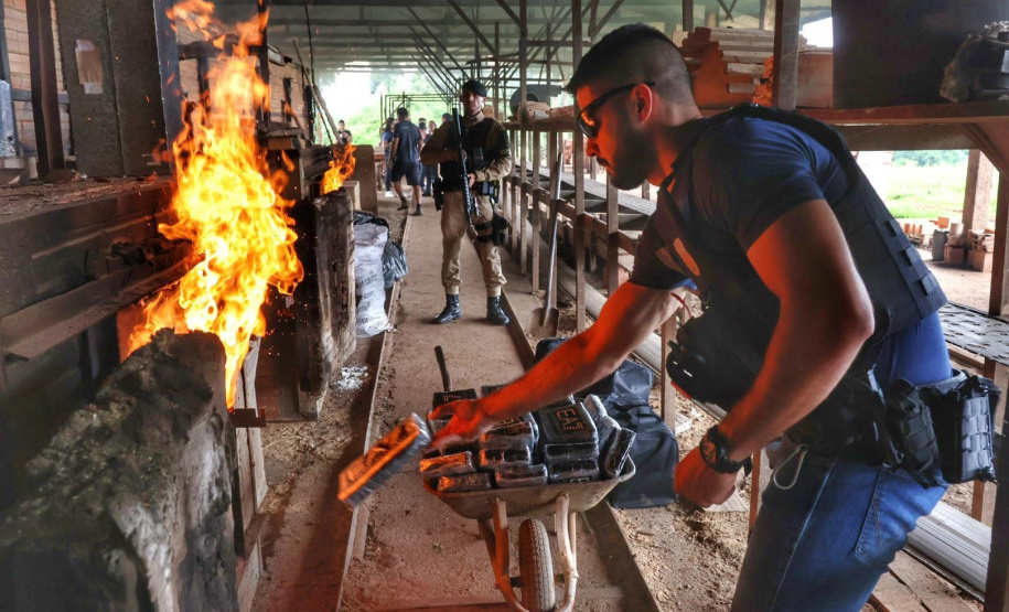 Maior apreensão de cocaína do ano: PMPR e PCPR apreendem 681 quilos na RMC
