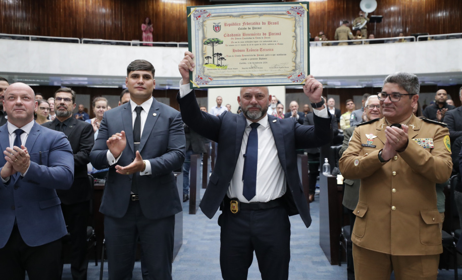 Secretário Hudson recebe homenagem na Assembleia Legislativa