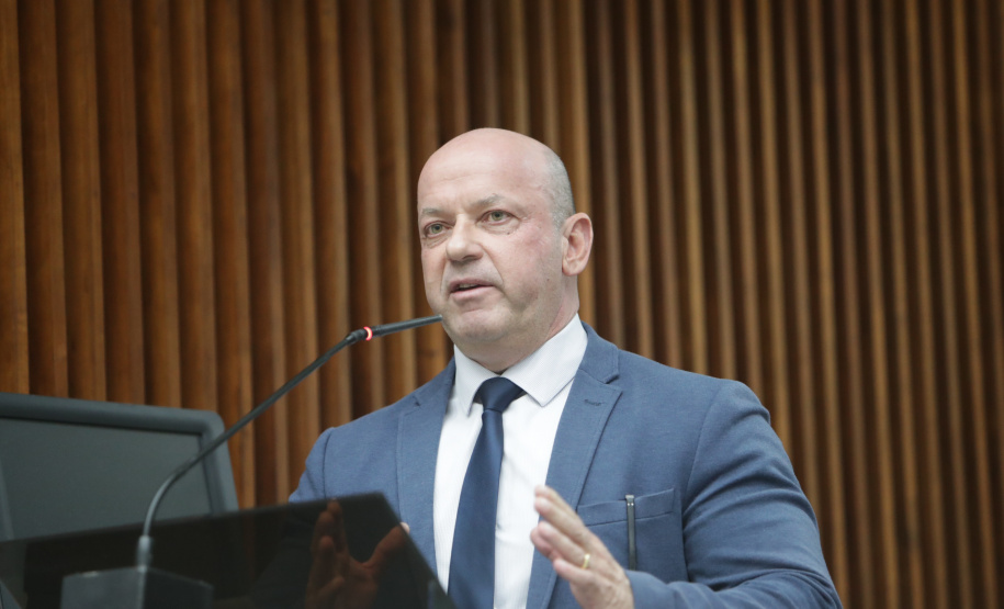 Secretário Hudson recebe homenagem na Assembleia Legislativa