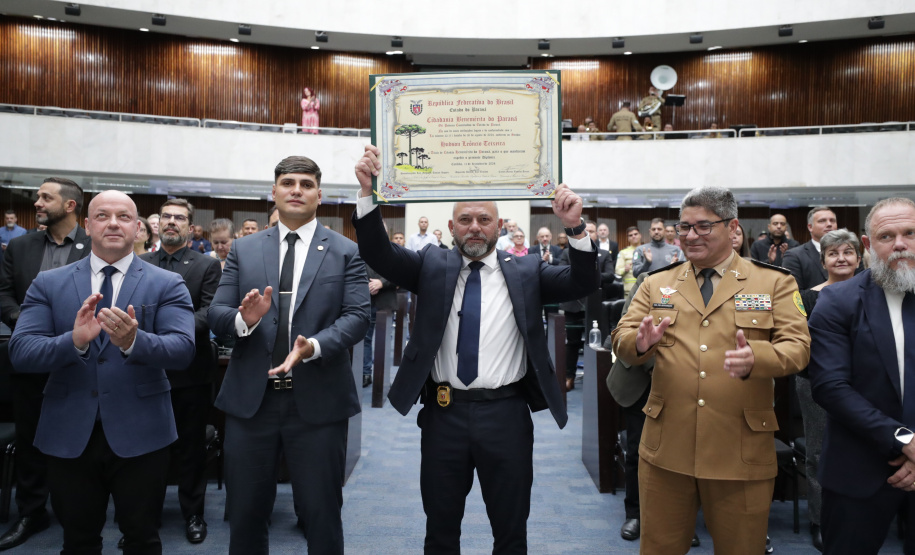 Secretário Hudson recebe homenagem na Assembleia Legislativa