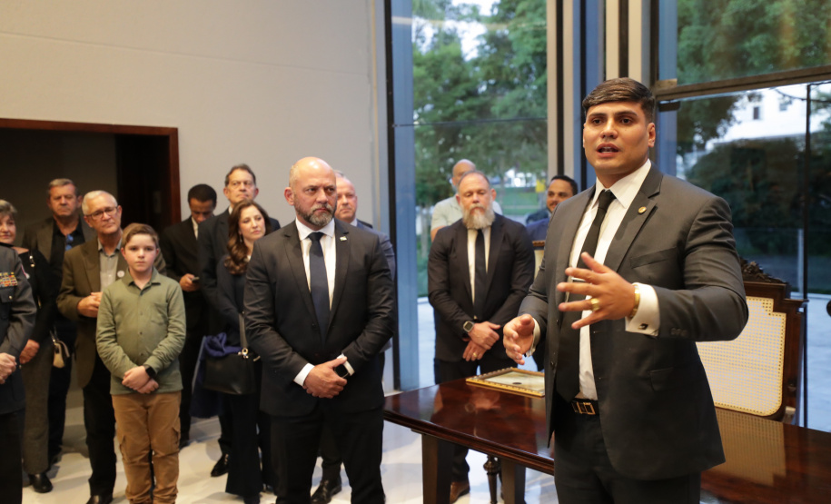 Secretário Hudson recebe homenagem na Assembleia Legislativa