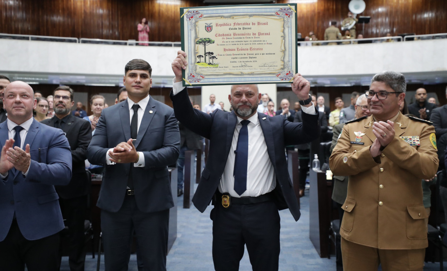 Secretário Hudson recebe homenagem na Assembleia Legislativa