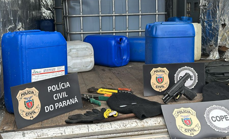 PCPR apreende caminhão com 1,5 mil litros de combustível ilegal e prende dois homens