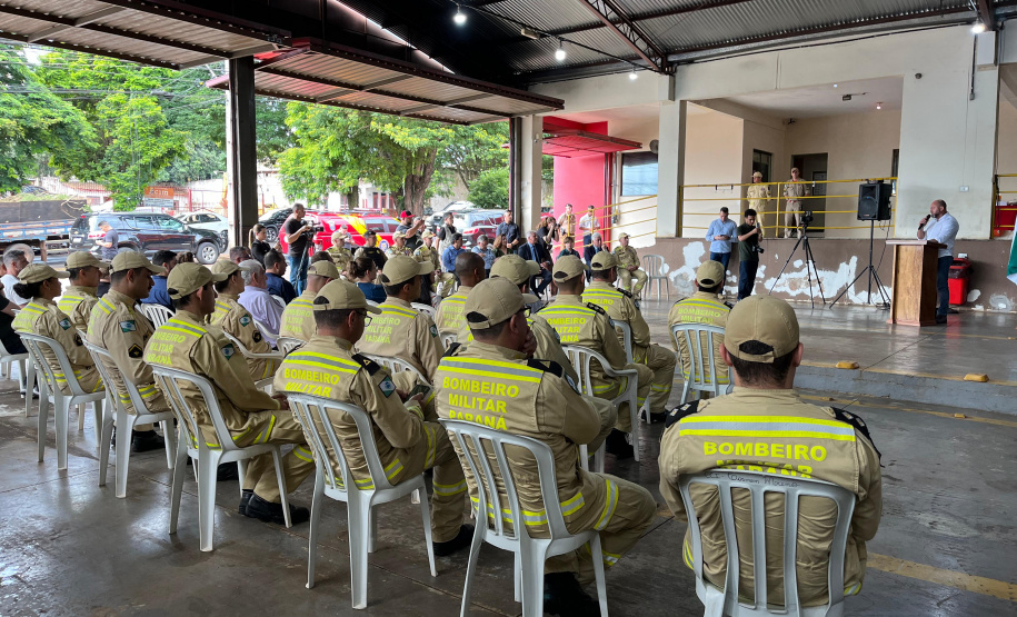 CBMPR de Campo Mourão recebe novo caminhão ABTR