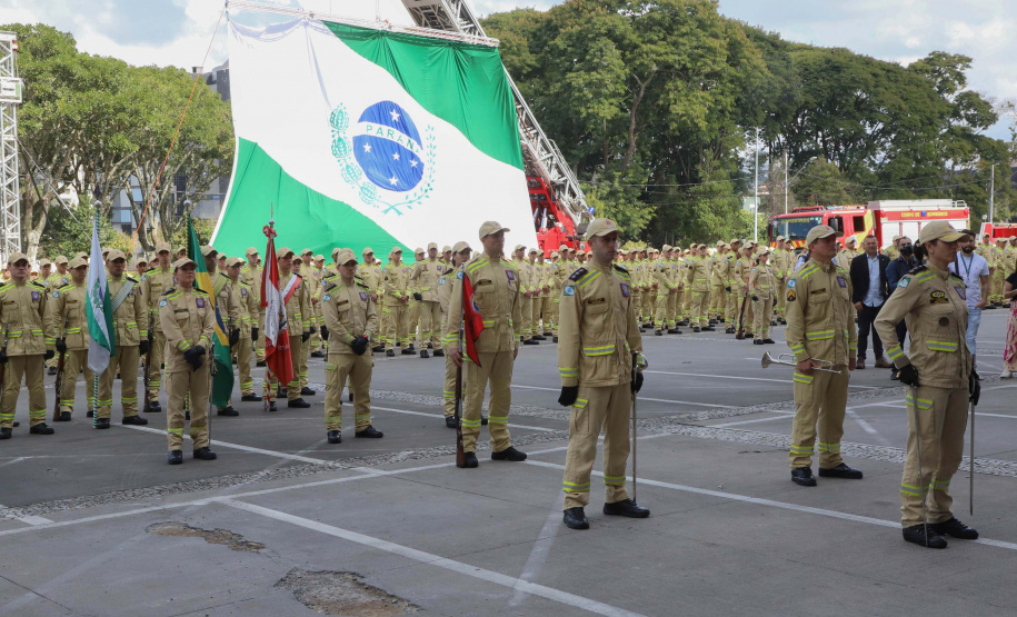 Governador sanciona lei que cria quadro de oficiais especialistas da PM e Bombeiros