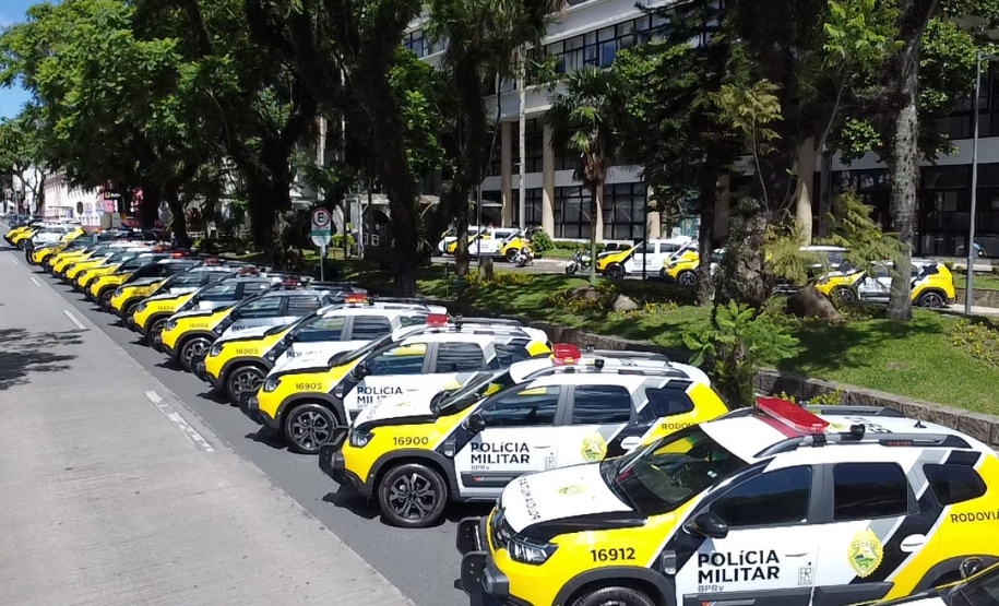 Reforço nas estradas: DER/PR entrega 36 viaturas e 5 cães ao Batalhão de Polícia Rodoviária