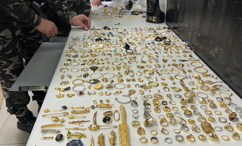 Em 2h30, PMPR esclarece mega furto em Curitiba e prende cinco pessoas