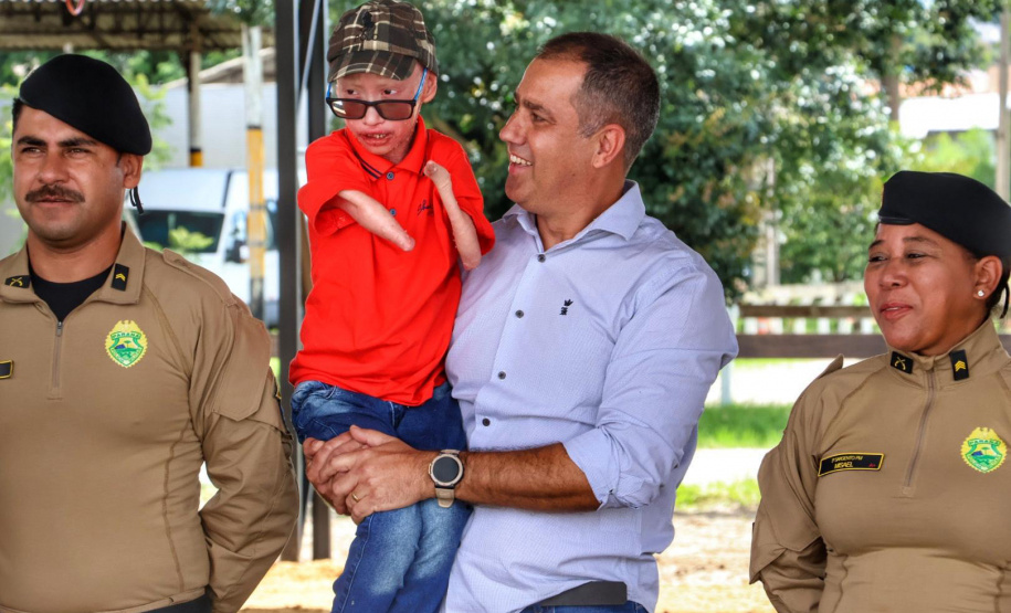 Regimento de Polícia Montada ganha picadeiro coberto para prática de equoterapia