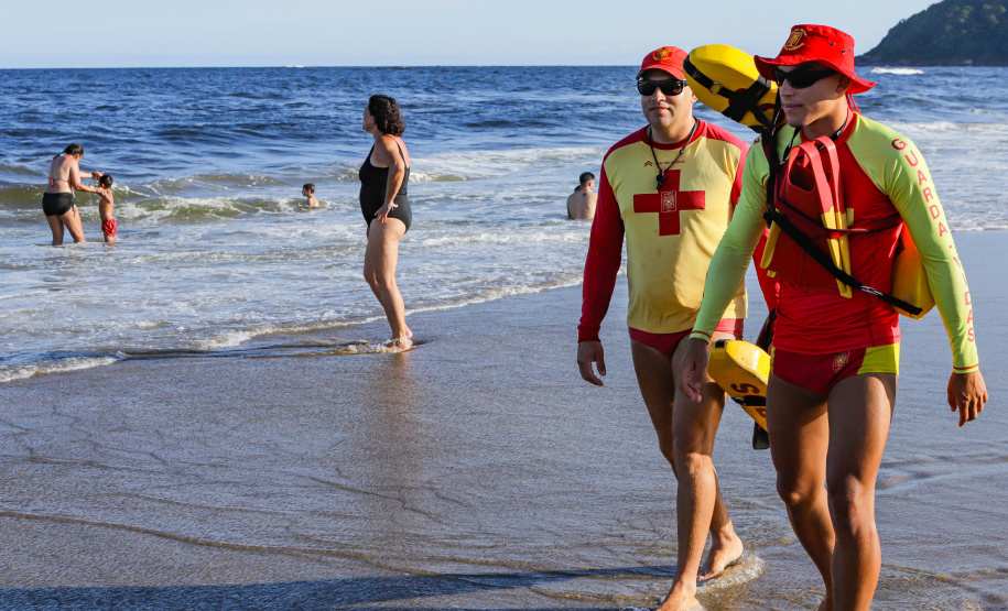 Litoral do Paraná terá mais postos de guarda-vidas ativos nesta temporada