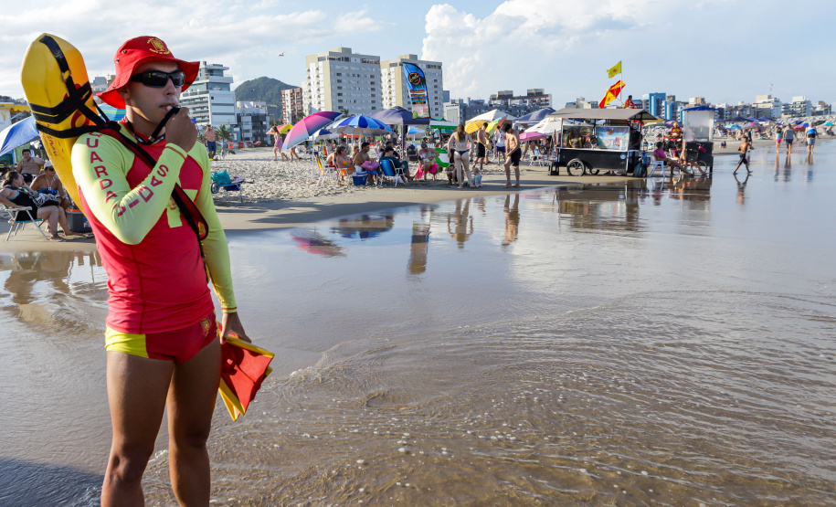 Litoral do Paraná terá mais postos de guarda-vidas ativos nesta temporada