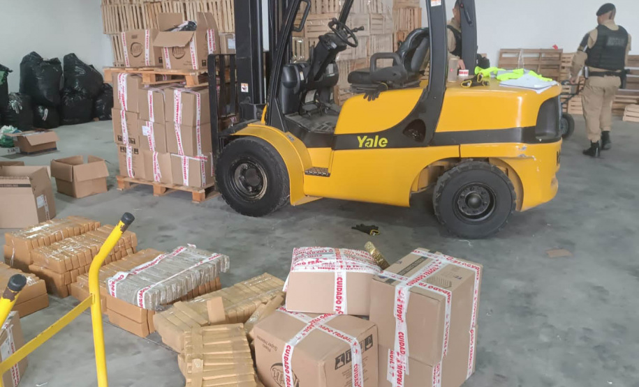 2,8 toneladas apreendidas: grupo tinha até empilhadeira para estocar drogas