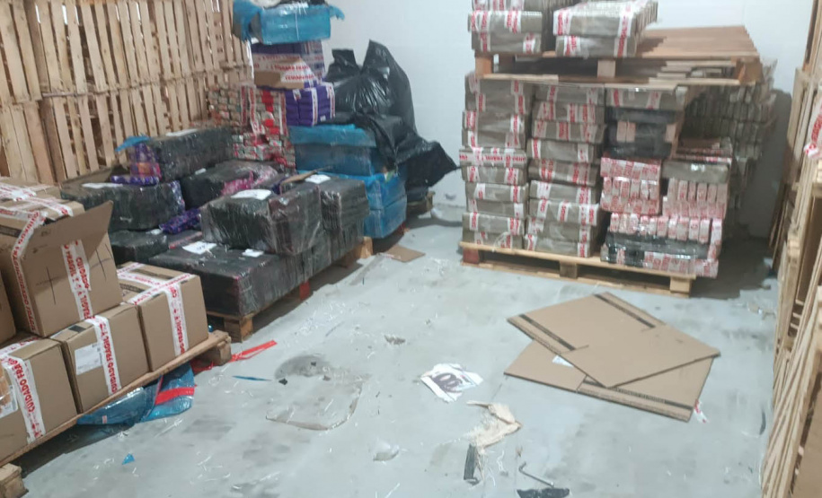 2,8 toneladas apreendidas: grupo tinha até empilhadeira para estocar drogas