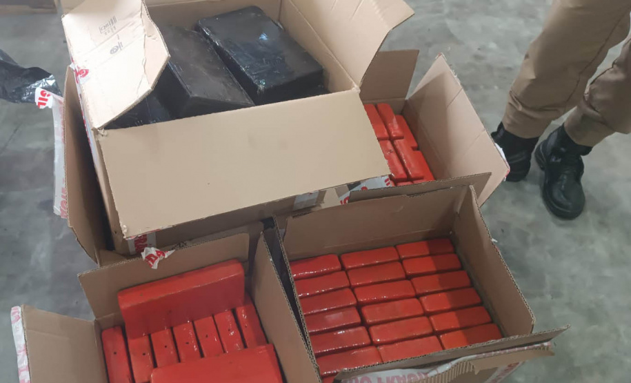 2,8 toneladas apreendidas: grupo tinha até empilhadeira para estocar drogas
