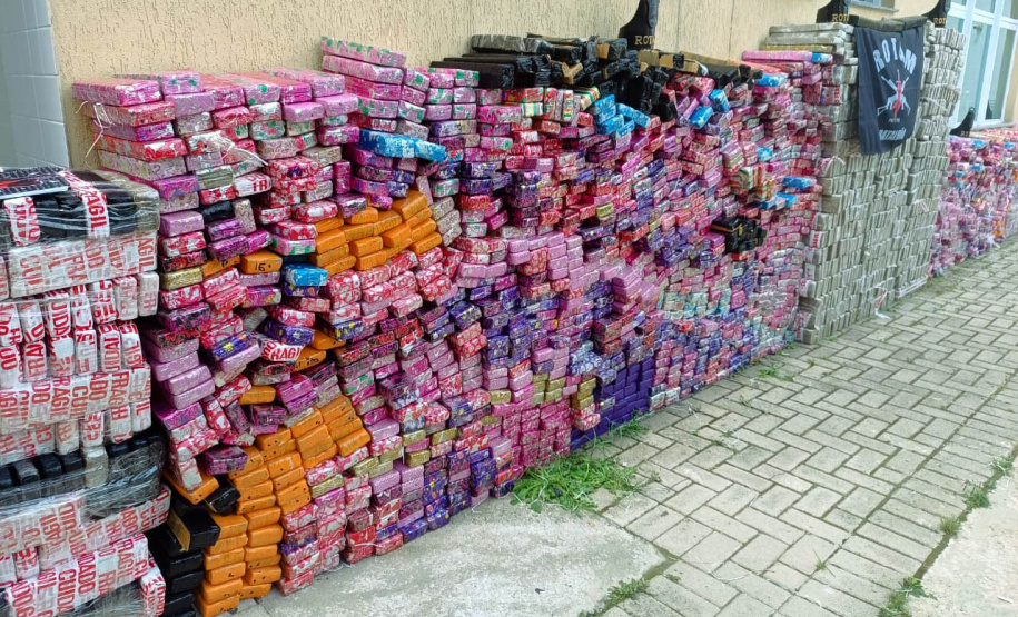 2,8 toneladas apreendidas: grupo tinha até empilhadeira para estocar drogas