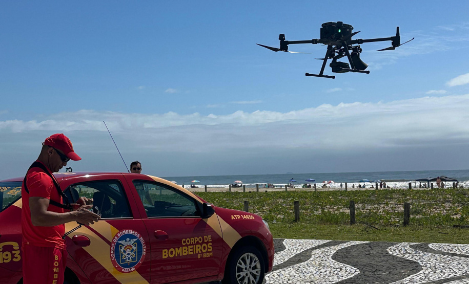 Bombeiros usam drones de alta tecnologia para reforçar proteção de banhistas no Litoral