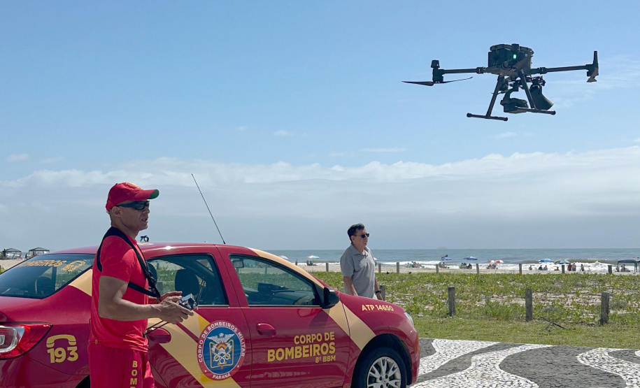 Bombeiros usam drones de alta tecnologia para reforçar proteção de banhistas no Litoral