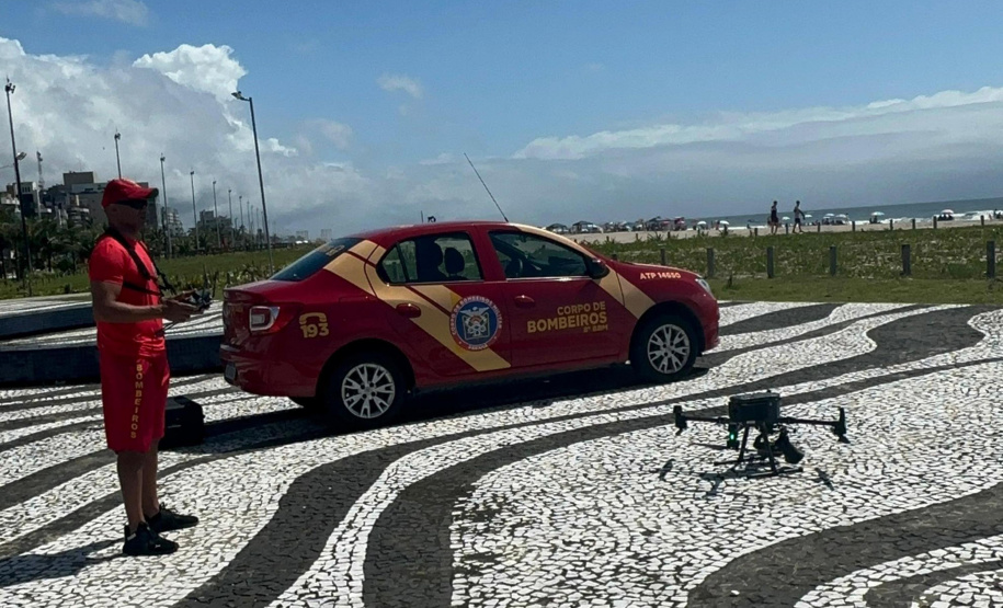 Bombeiros usam drones de alta tecnologia para reforçar proteção de banhistas no Litoral