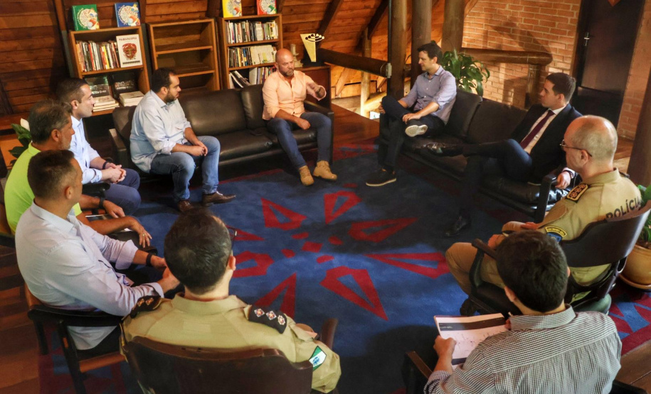 Secretário Hudson e prefeito Eduardo Pimentel discutem sobre integrações de segurança na Capital