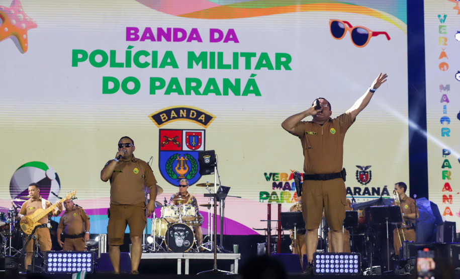 Banda da PMPR estreia no palco principal do Verão Maior e levanta o público em Matinhos
