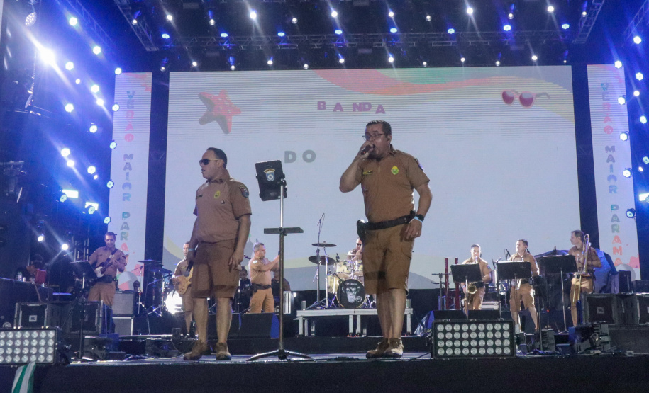 Banda da PMPR estreia no palco principal do Verão Maior e levanta o público em Matinhos