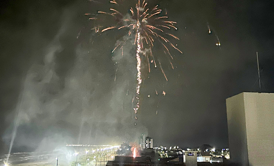 Virada do ano reúne 1,1 milhão de pessoas nas praias do Litoral do Paraná