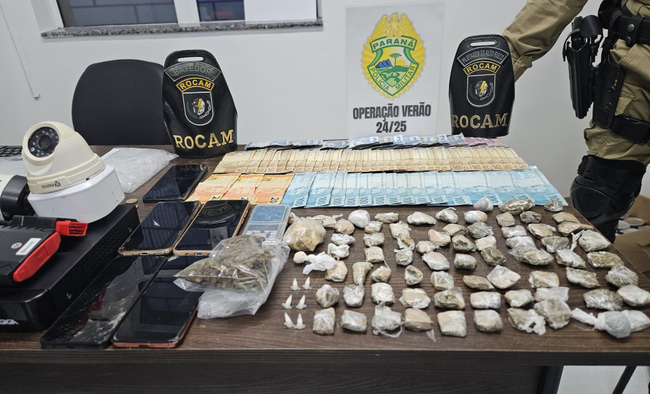 PMPR prende cinco suspeitos de tráfico de drogas em Matinhos