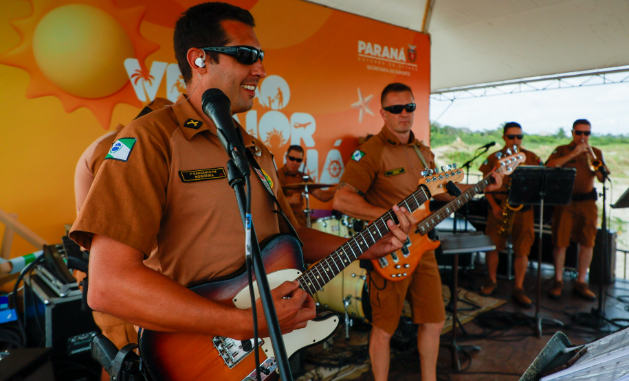 Sucesso no Verão Maior Paraná, Banda da PMPR levanta o público com hits e talento