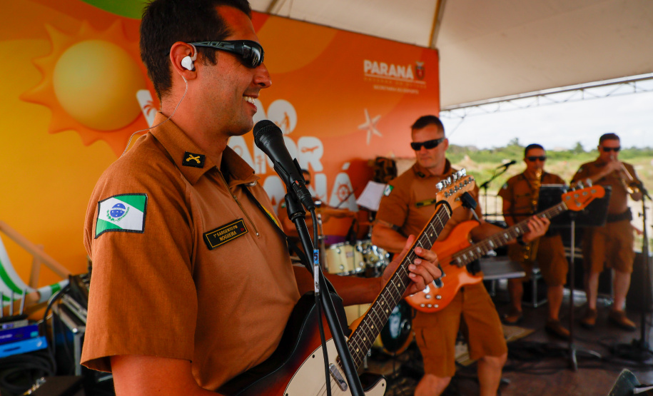 Sucesso no Verão Maior Paraná, Banda da PMPR levanta o público com hits e talento