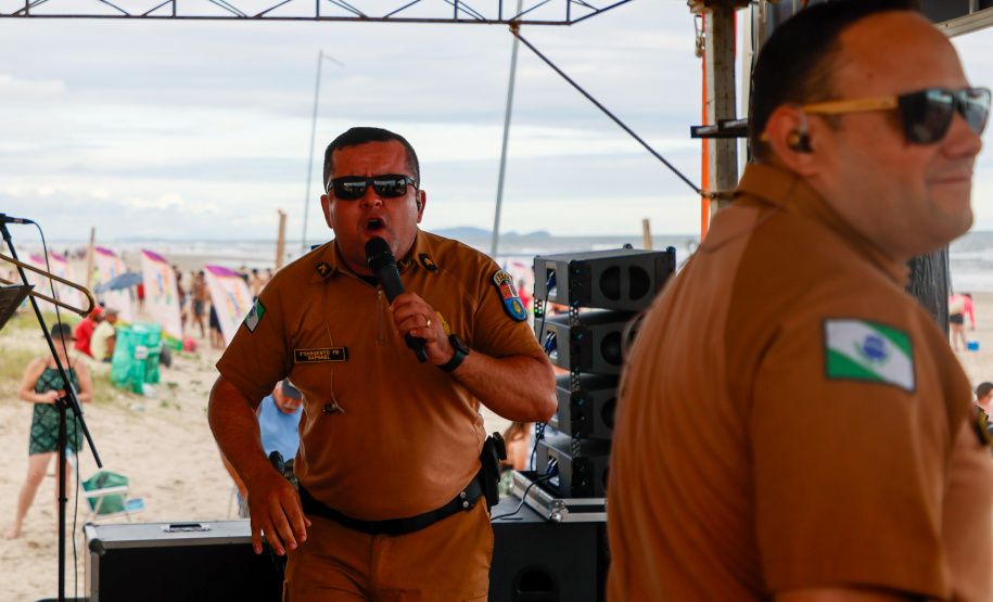 Sucesso no Verão Maior Paraná, Banda da PMPR levanta o público com hits e talento