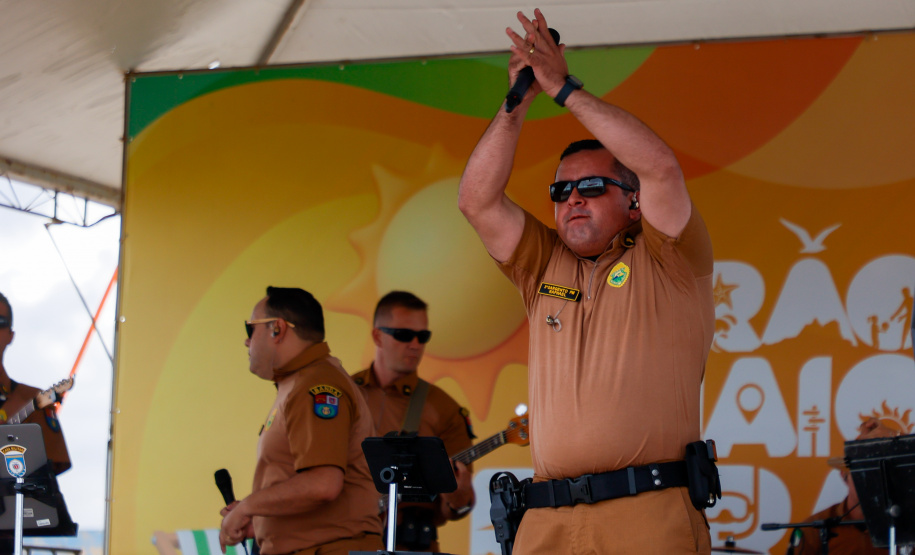 Sucesso no Verão Maior Paraná, Banda da PMPR levanta o público com hits e talento