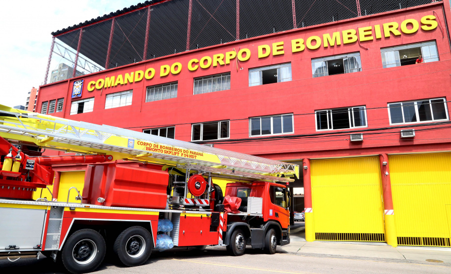 Com aval de Ratinho Junior, Estado dá início a concurso para contratar 2,6 mil PMs e bombeiros